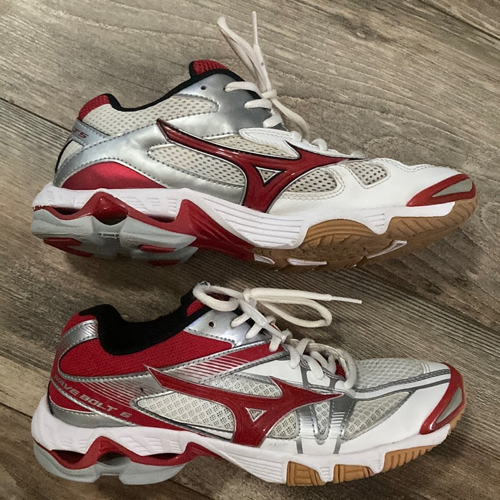 Mizuno Wave Bolt 6 Women’s Size 8.5